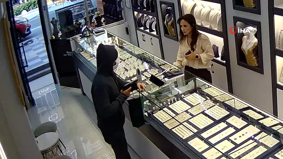 Tekirdağ'da oyuncak tabancalı soygun girişimi! Kadın çalışanın dikkati planı bozdu