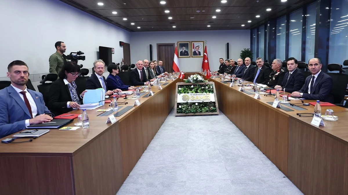Türkiye-Avusturya masasında gündem 'çeteler'... Bakan Çiftçi yeni tehlikeye dikkat çekti