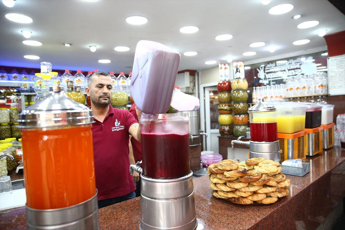 10. Adana Lezzet Festivali'nde şalgam üreticileri 200 tona yakın satış hedefliyor