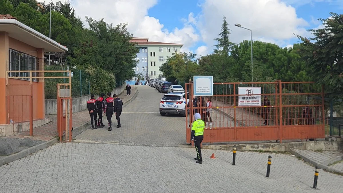 Başakşehir'de okul saldırısında 1 öğrenci öldü, 3 şüpheli tutuklandı