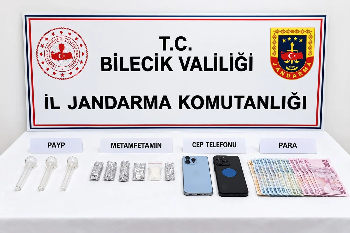 Bilecik Osmaneli'nde 3 uyuşturucu satıcısı 10 gram metamfetaminle yakalandı