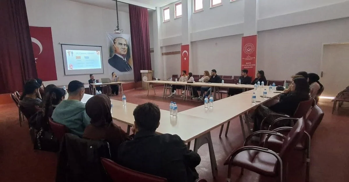 Bilecik'te evlilik kredisi alacak çiftlere evlilik öncesi eğitim verildi