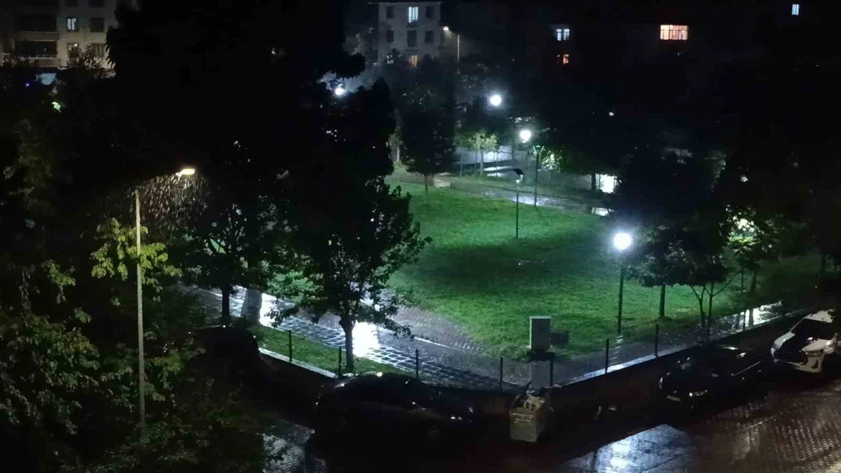 Bingöl'de sağanak gece yarısına kadar sürdü, Meteoroloji uyarılarını sürdürdü