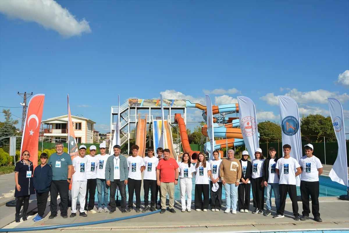Bitlis Tatvan'da 18 öğrenciye uzaktan kumandalı su altı aracı eğitimi başladı