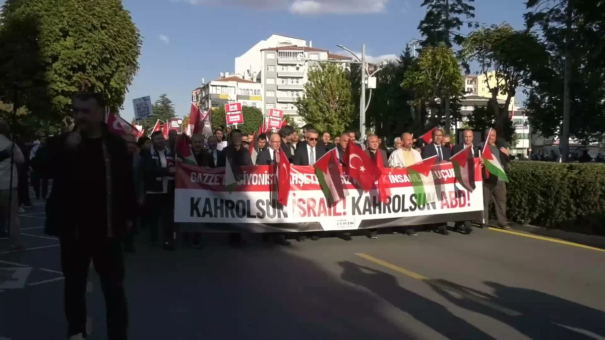 Çorum'da Gazze protestosunda Batı'ya tepki gösterildi, boykot çağrısı yinelendi