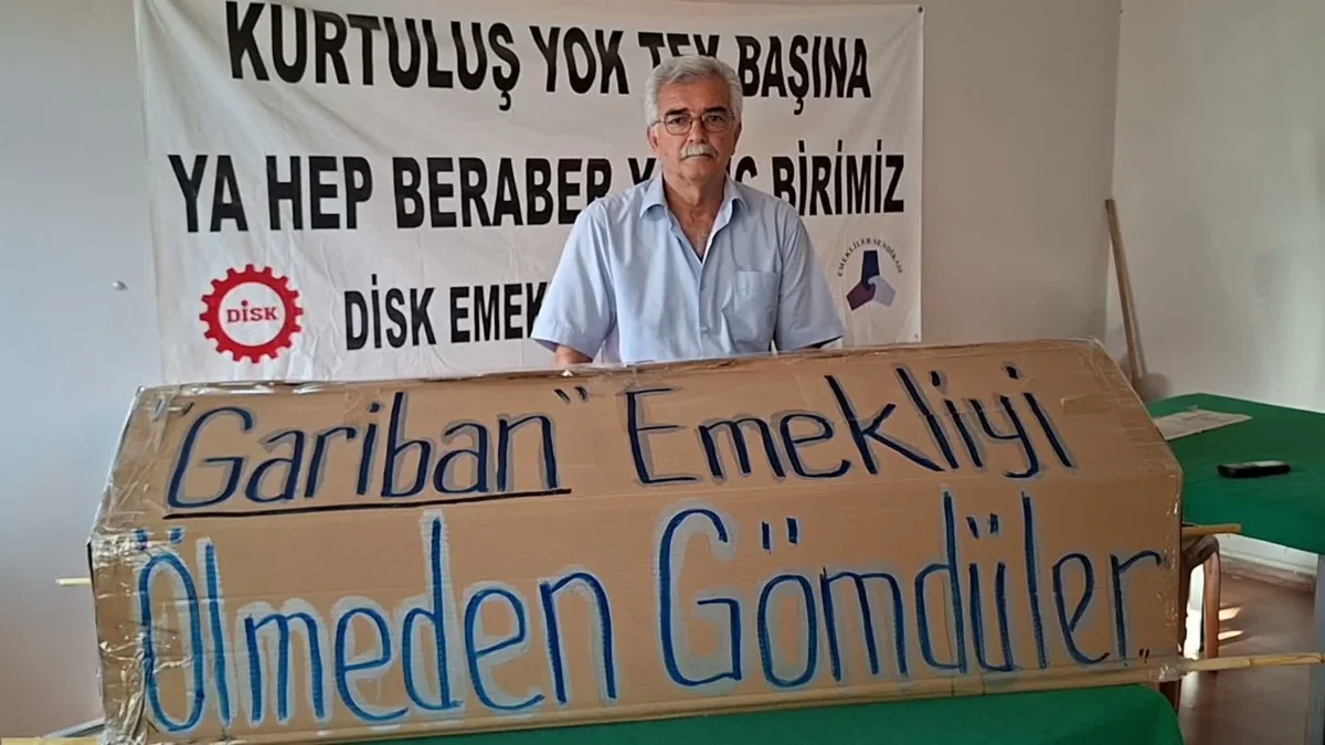 Emekli-Sen Osmaniye Şube Başkanı Önal, TÜİK enflasyonuna tabutla tepki gösterdi