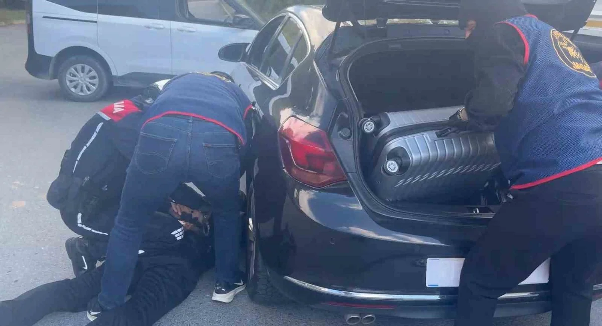 Eyüpsultan'da 51 kilogram kokain ele geçirildi, 2 şüpheli gözaltına alındı