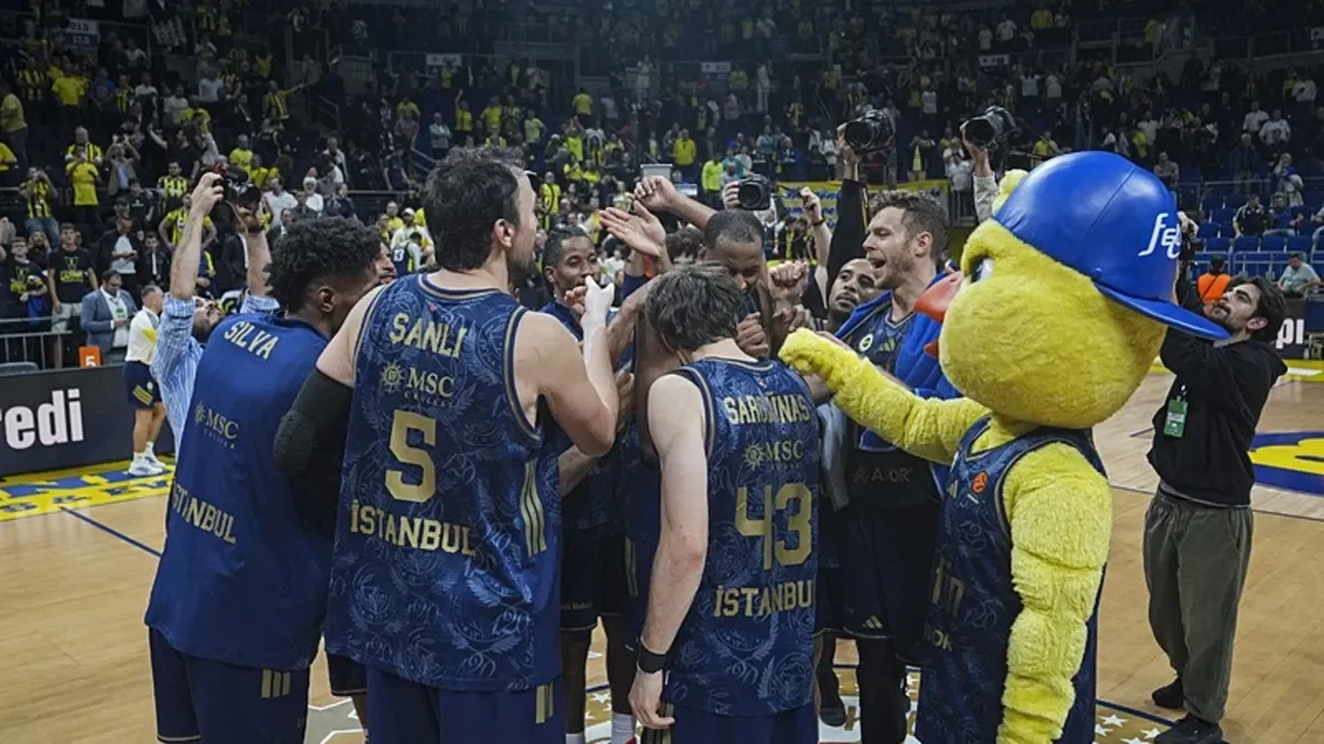 Fenerbahçe Tarfin Panathinaikos AKTOR'a konuk oluyor