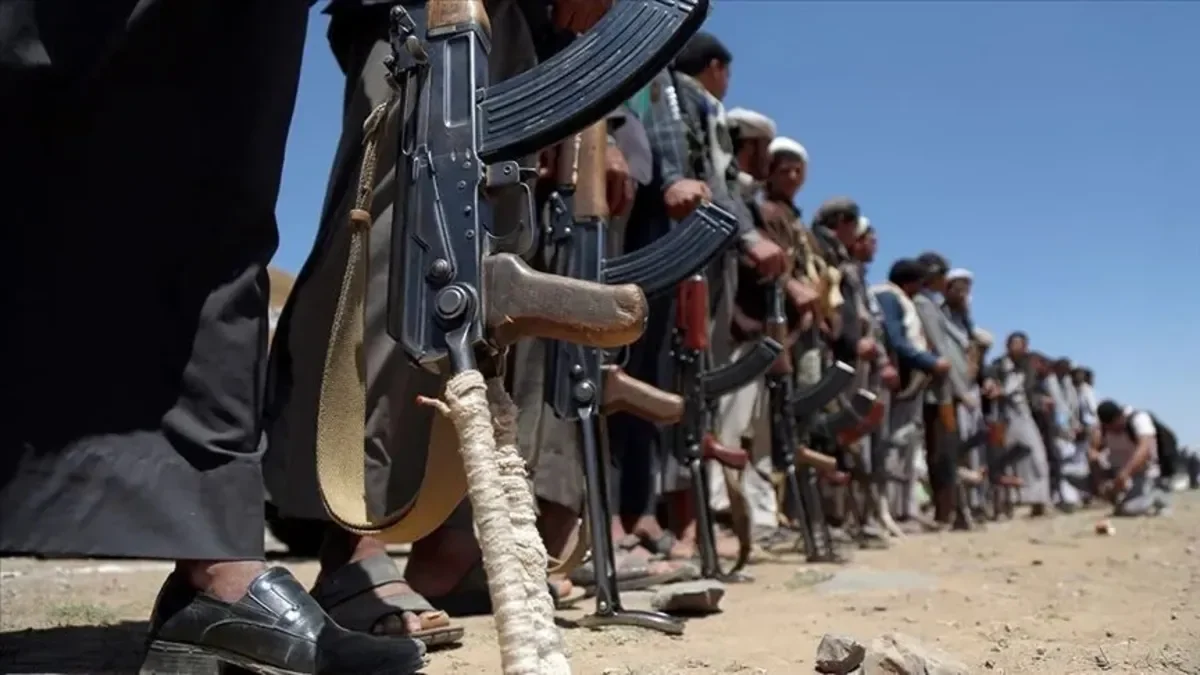 Husiler Suudi Arabistan'da 2 havalimanını vurdu: 3 ölü 36 yaralı