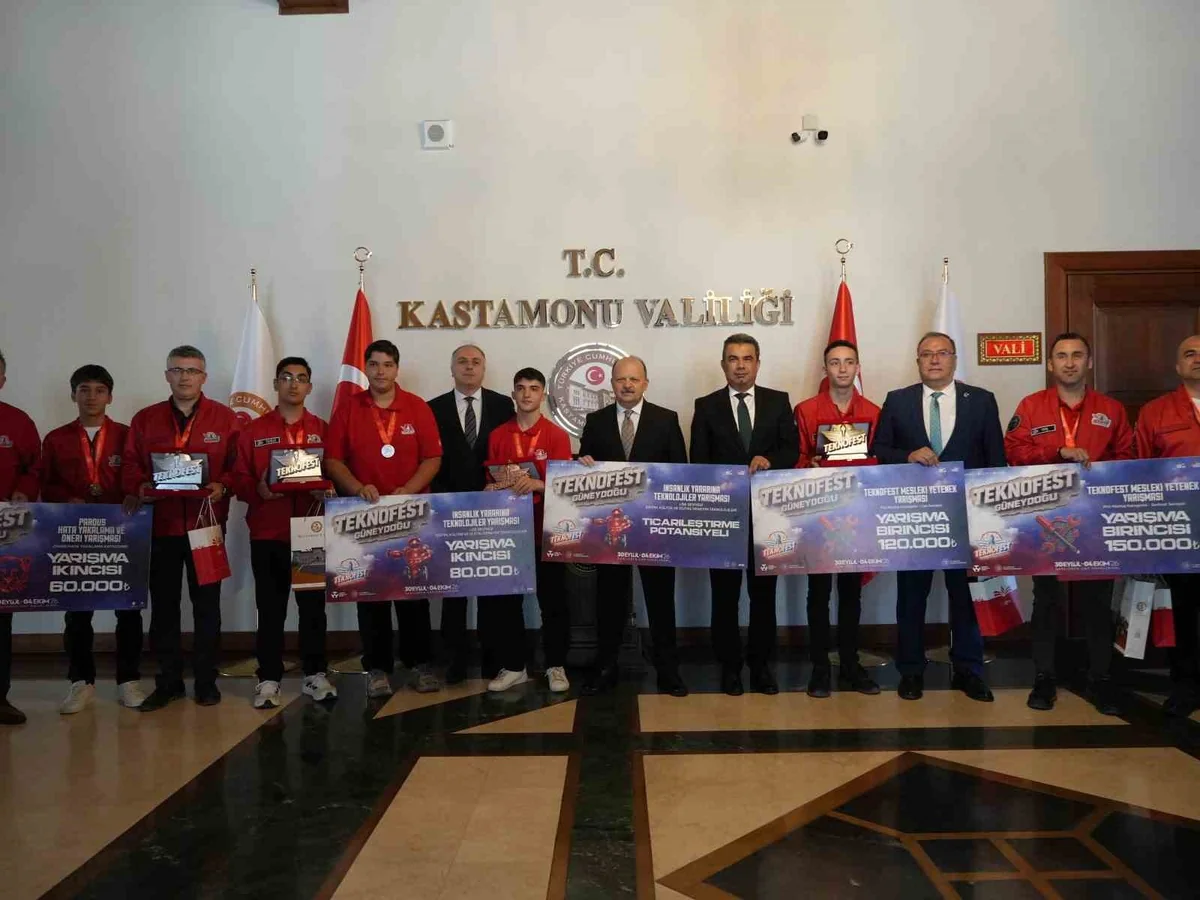 Kastamonu Valisi Dallı, TEKNOFEST'te derece alan öğrenci ve öğretmenleri tebrik etti