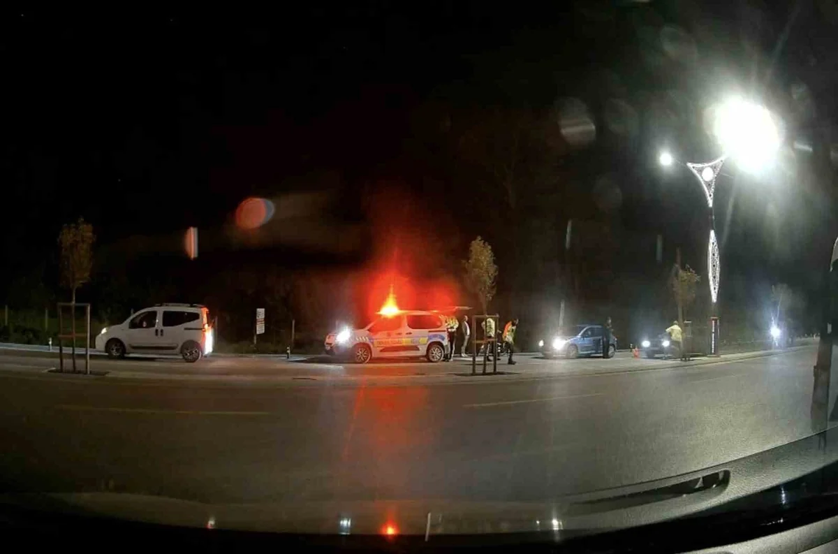 Sakarya Karasu'da 'dur' ihtarına uymayan alkollü sürücü 5 km kaçıp yakalandı