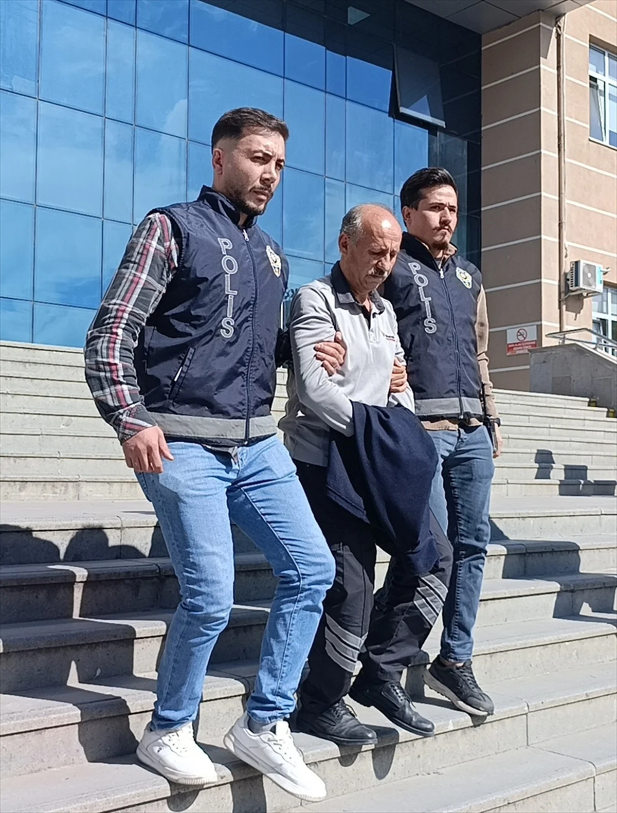 Tekirdağ Kapaklı'da oyuncak silahlı kuyumcu soygunu girişiminin şüphelisi tutuklandı