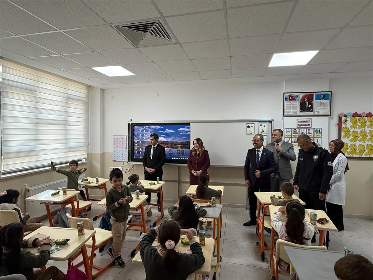 Ağın Kaymakamı Tuğçe Yılmaz, Hüseyin Taşbaşı İlkokulu'nda öğrencilerle buluştu