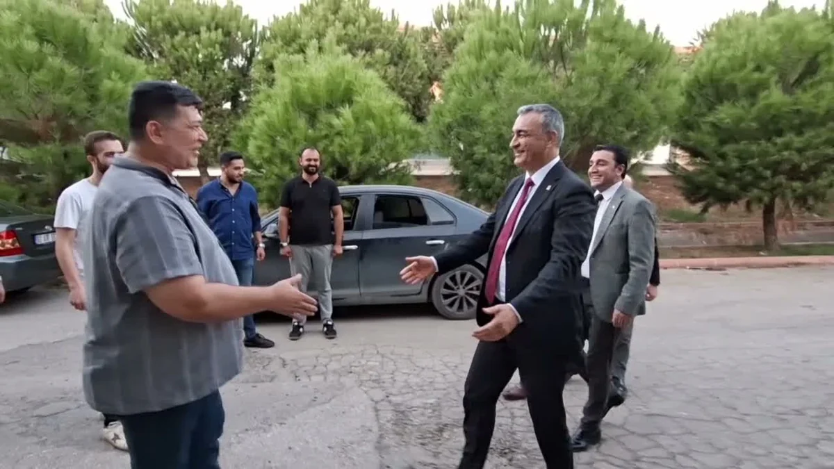 CHP'li Sarı, Osmaniye'de fıstık üreticilerine desteklerin yetersizliğini söyledi