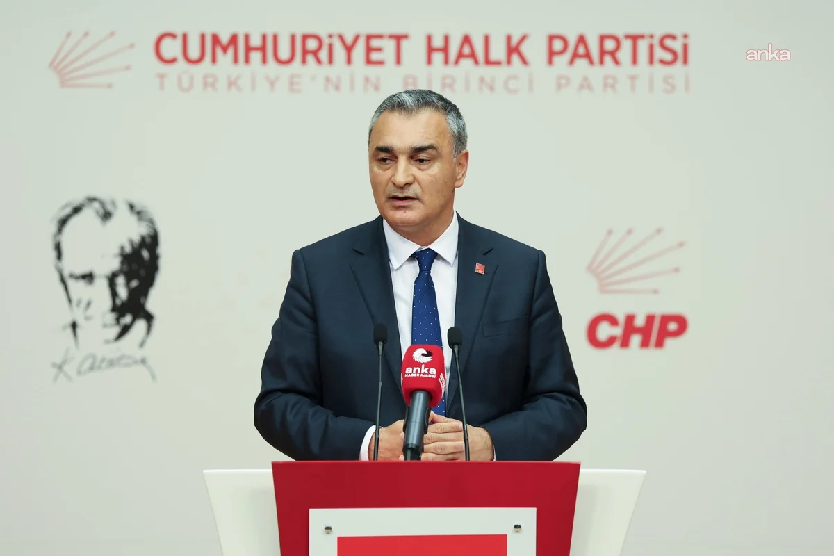 CHP Sözcüsü Müslim Sarı, İstanbul Maltepe'deki çöken binada can kaybı olmamasını istedi
