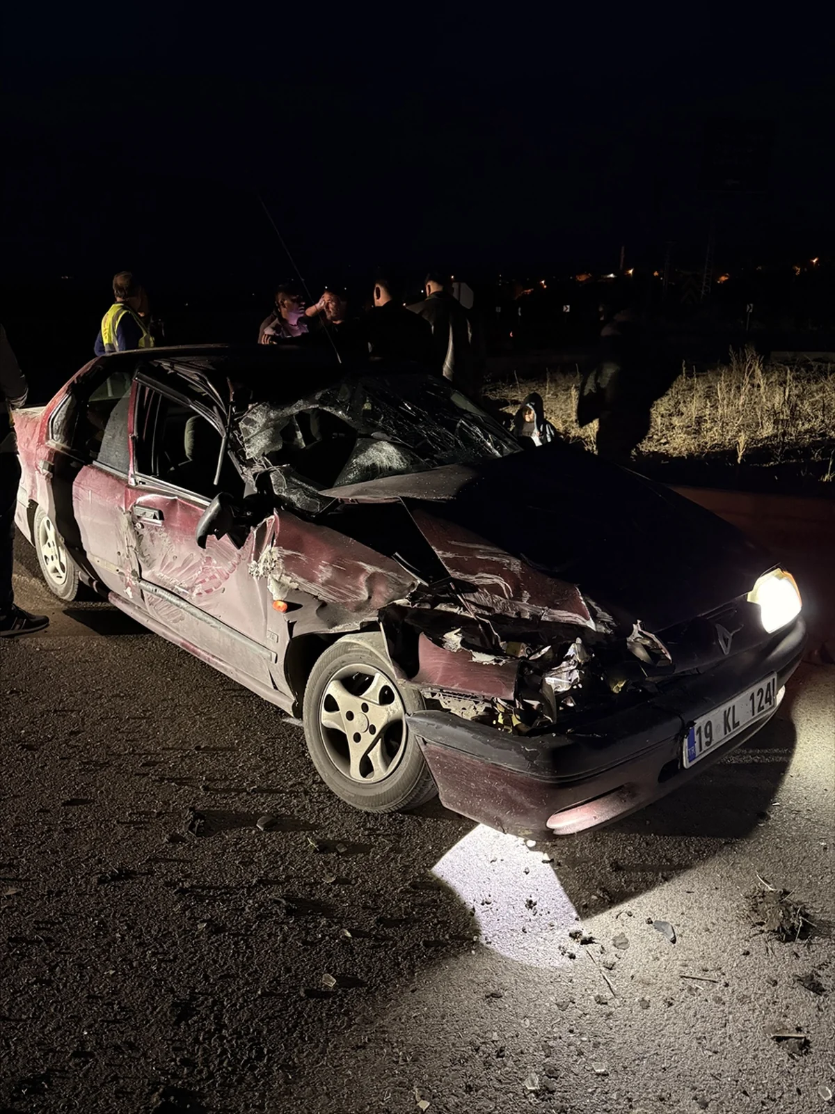 Çorum Dodurga'da otomobil ile traktör çarpıştı, 2 yaralı hastaneye kaldırıldı