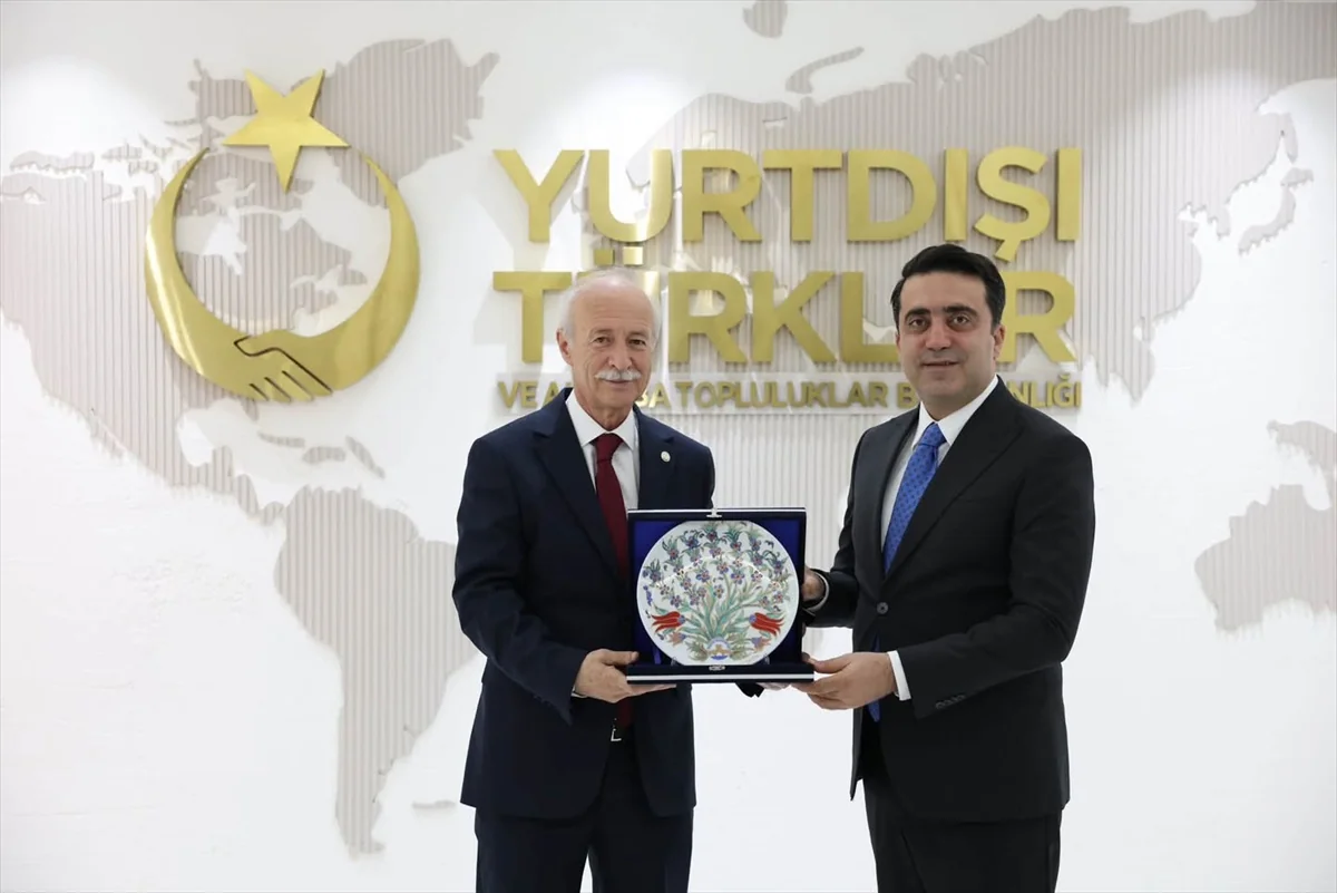 Havsa'da meyve bahçeleri incelendi, Trakya Üniversitesi YTB ile iş birliğini görüştü