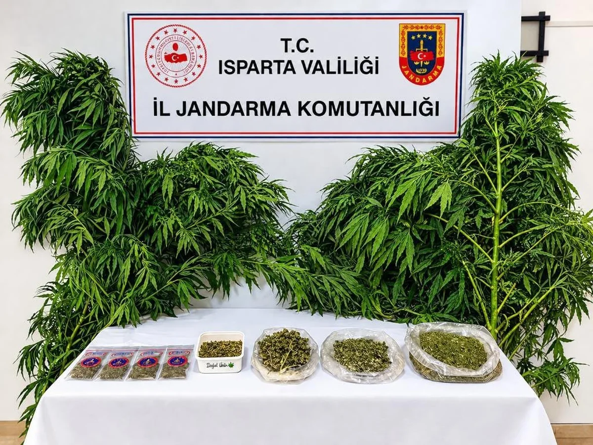Isparta'da jandarma son bir ayda 62 şüpheliyi uyuşturucudan yakaladı; 5 tutuklandı