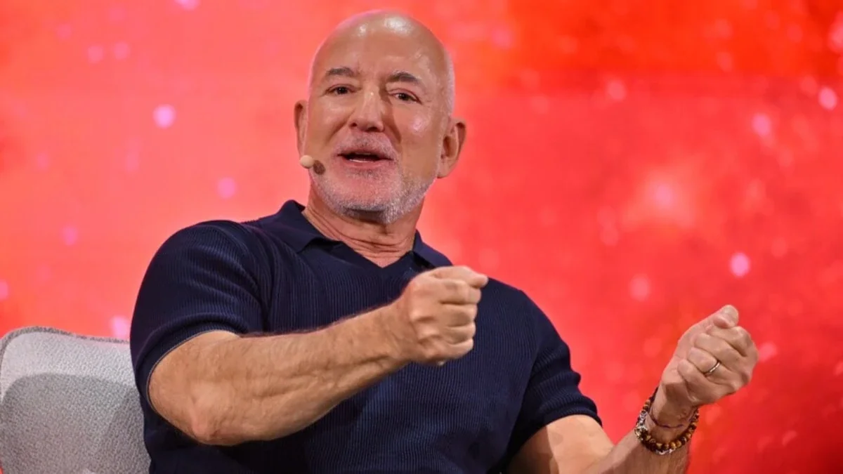 Jeff Bezos: Ay'da kalıcı ve sürdürülebilir üs kurmayı planlıyoruz