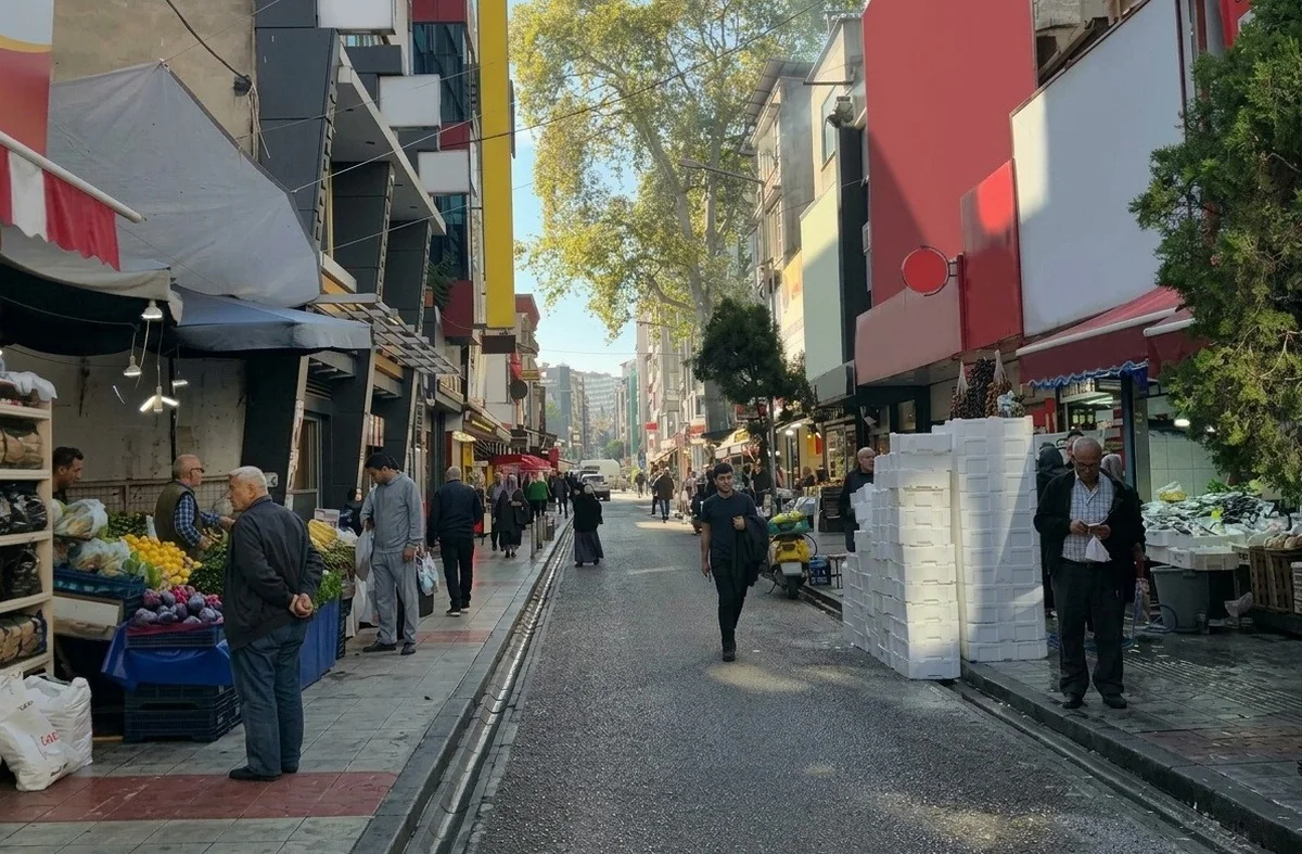 Karadeniz Doğal Hayatı Koruma Derneği, Saathane'de kaldırım çağrısı yaptı