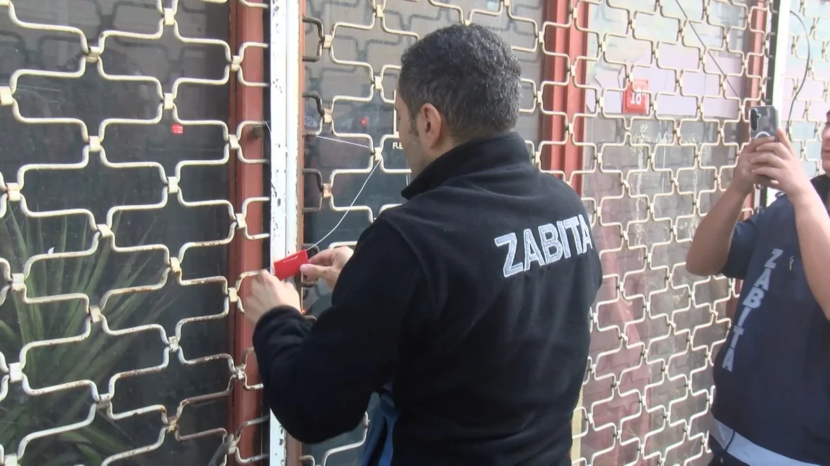 Maltepe'deki binanın 3 katı çökünce belediye sokaktaki 2 binayı tedbiren mühürledi
