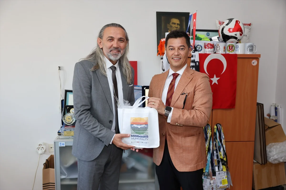 Marmaris Belediye Başkanı Ünlü, AA Marmaris Bürosu'nda kent gündemini görüştü