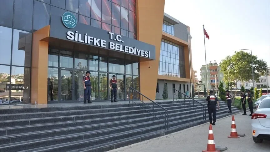 Silifke Belediyesine yolsuzluk soruşturmasında ikinci dalga: 7 gözaltı