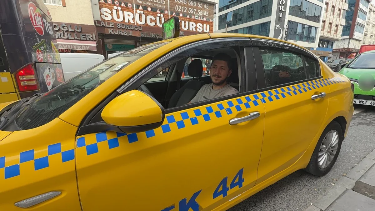 1100 liralık taksi ücretine 11 bin lira gönderdi! Şoförün yaptığı takdir topladı