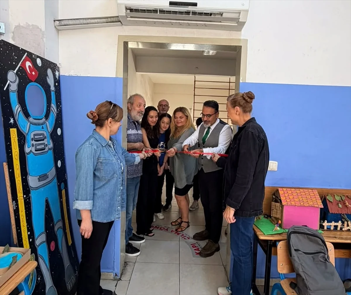 Adana'da öğrencilerin "yaşam ve sanat" temalı tasarımları sergilendi