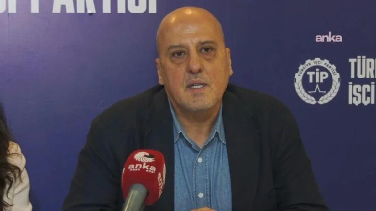 Eskişehir’de rahatsızlanan Ahmet Şık hastaneye kaldırıldı