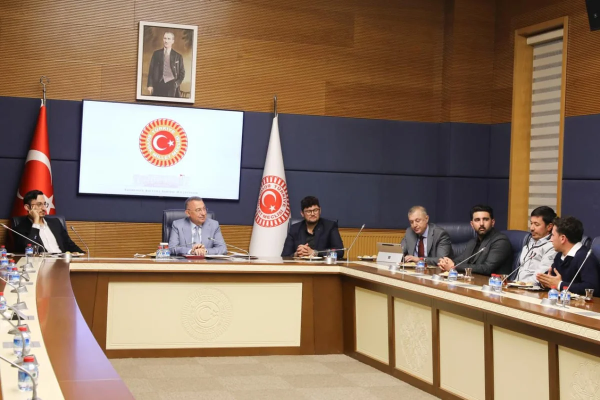 Fuat Oktay, Afgan öğrencilerle Meclis'te bir araya geldi