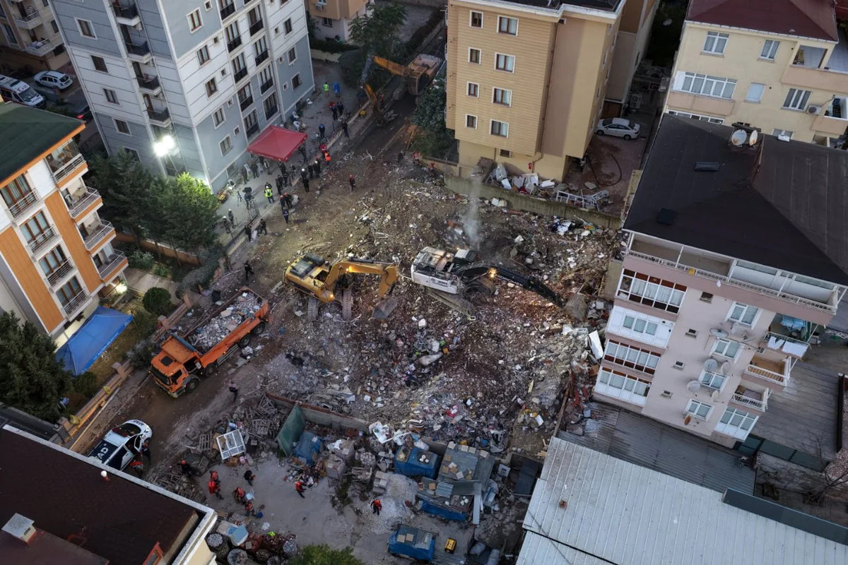 İki kardeş yürekleri dağladı! Maltepe'deki enkazdan cansız bedenleri çıkarıldı