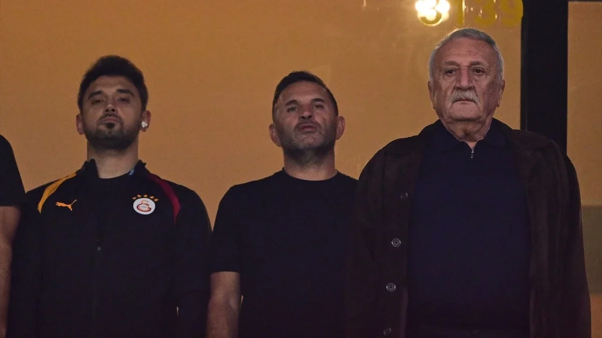 Okan Buruk, Kasımpaşa maçını tribünden takip etti