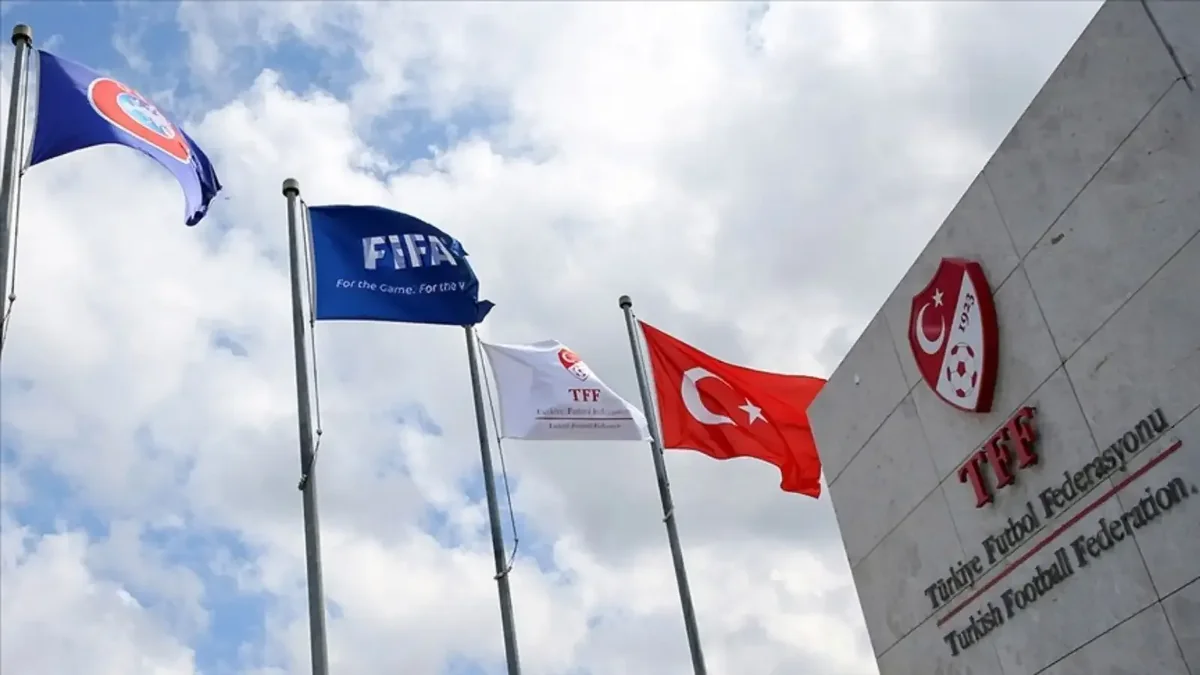 Toplantı bitti! TFF'de 5 kişi istifa etti!