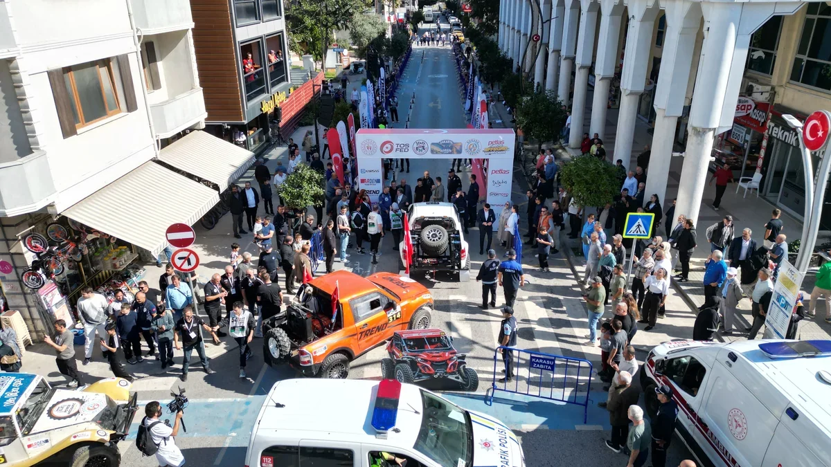 Türkiye Offroad Şampiyonası'nın final ayağı Sakarya'da seremonik startla başladı