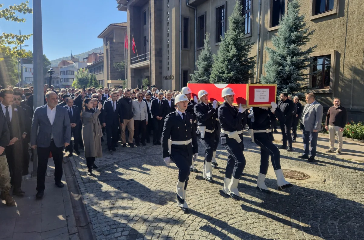 Vali Yardımcısı Ayrancı için Afyonkarahisar Valiliği önünde tören düzenlendi