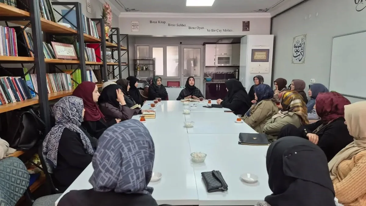 Bayburt İl Müftülüğü kadınlara Diyanet Gençlik Merkezinde tefsir dersleri başlattı
