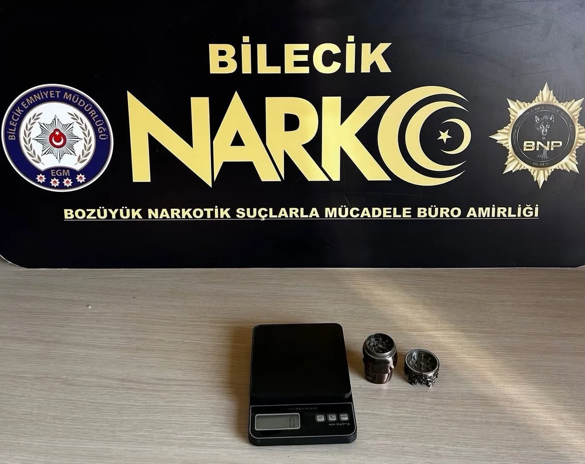 Bilecik Bozüyük'te tutuklu şahsın telefon incelemesinde 3 suç ortağı yakalandı
