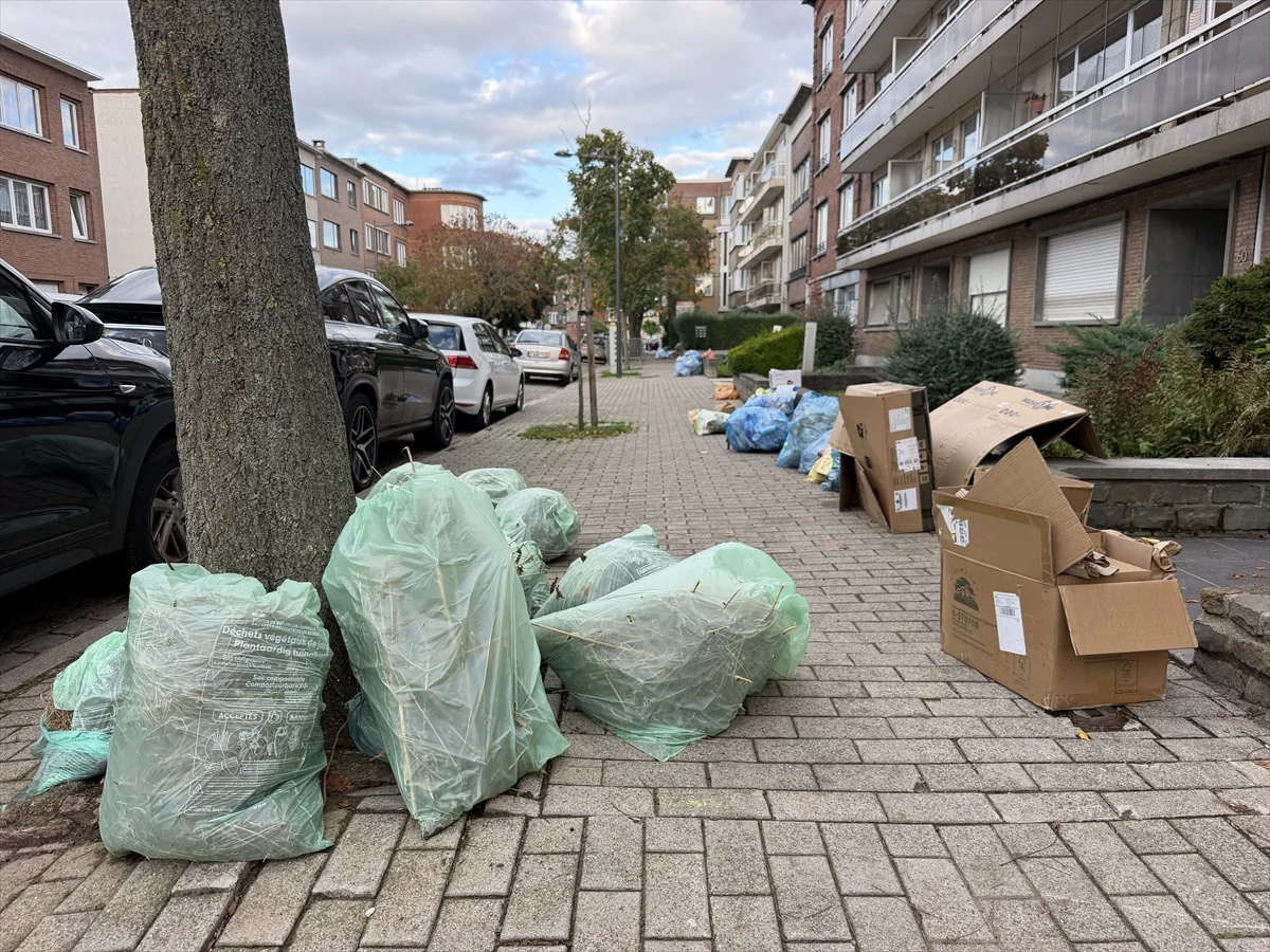 Brüksel'de çöpler toplanamadı, 12 Ekim grevi aksamaları artırabilir