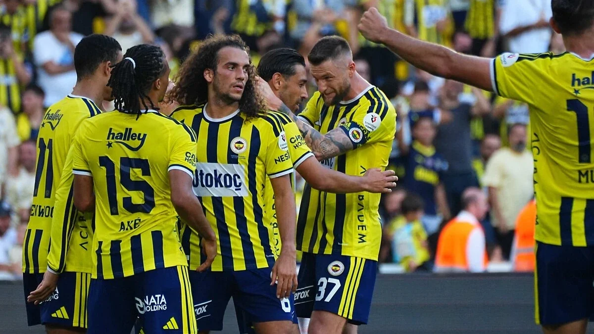 Rizespor - Fenerbahçe maçının ilk 11'leri
