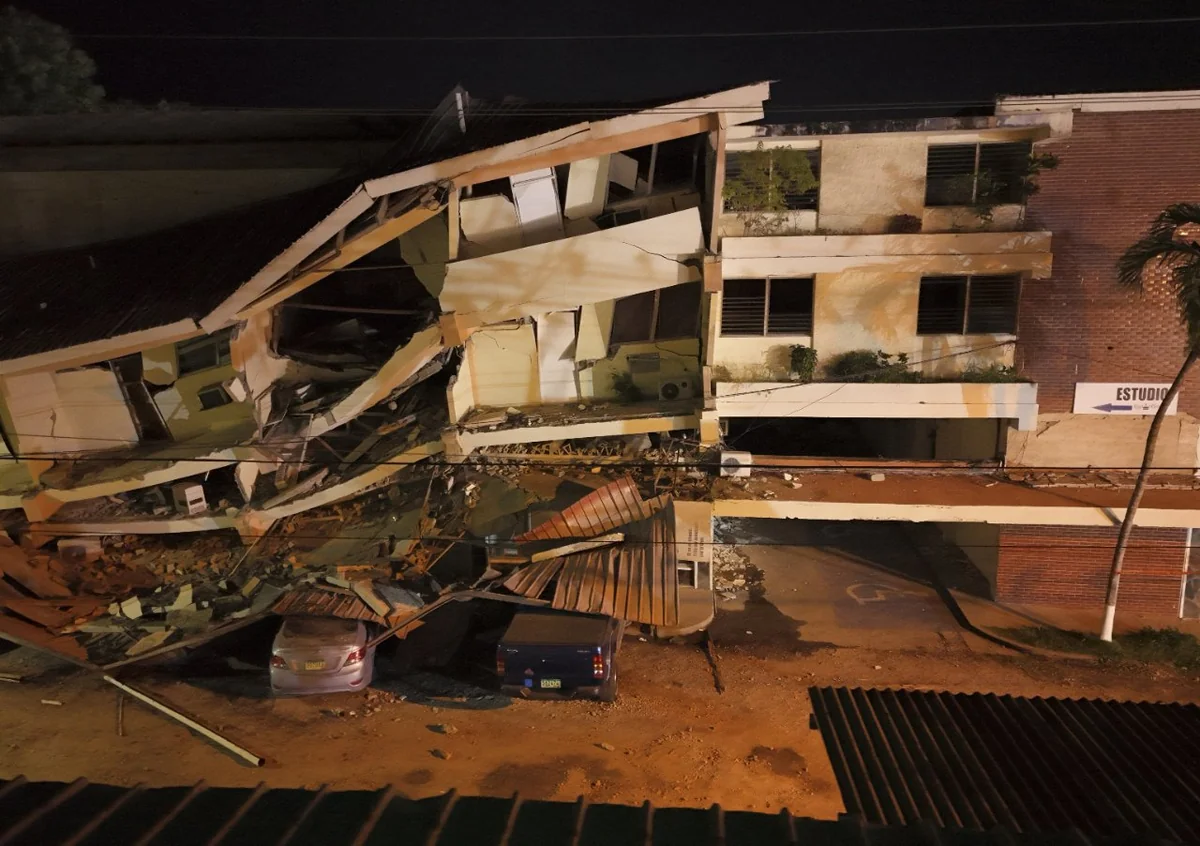 Yer yerinden oynadı! 7,7'lik depremde şehir haritadan silindi, 27 yaralı var