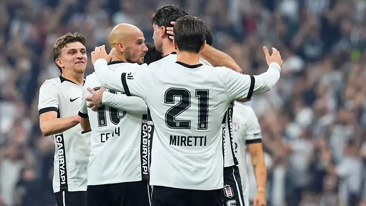 Beşiktaş - Kocaelispor maçında sakatlık! Oyuna devam edemedi