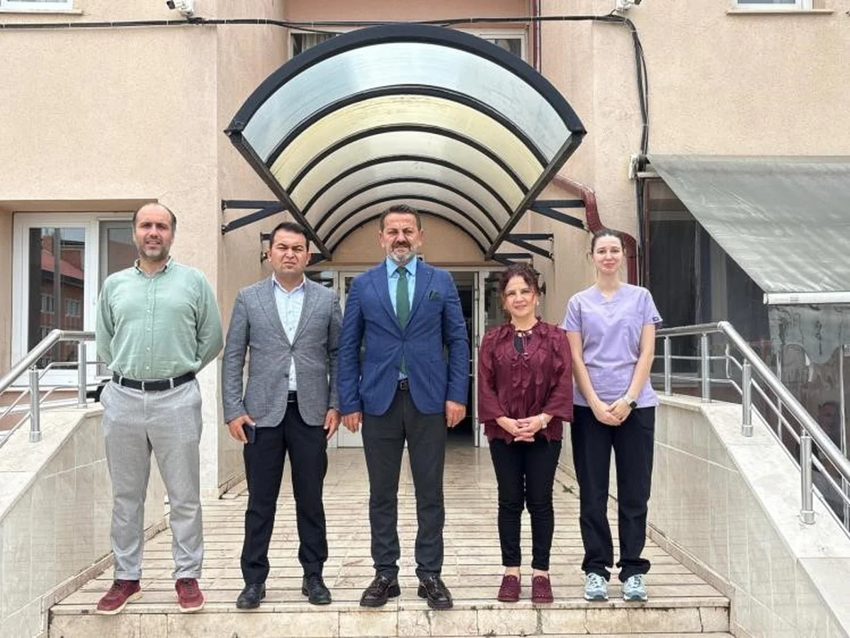 Bilecik Aile ve Sosyal Hizmetler İl Müdürü Nejat İlhan, huzurevi sakinleriyle görüştü