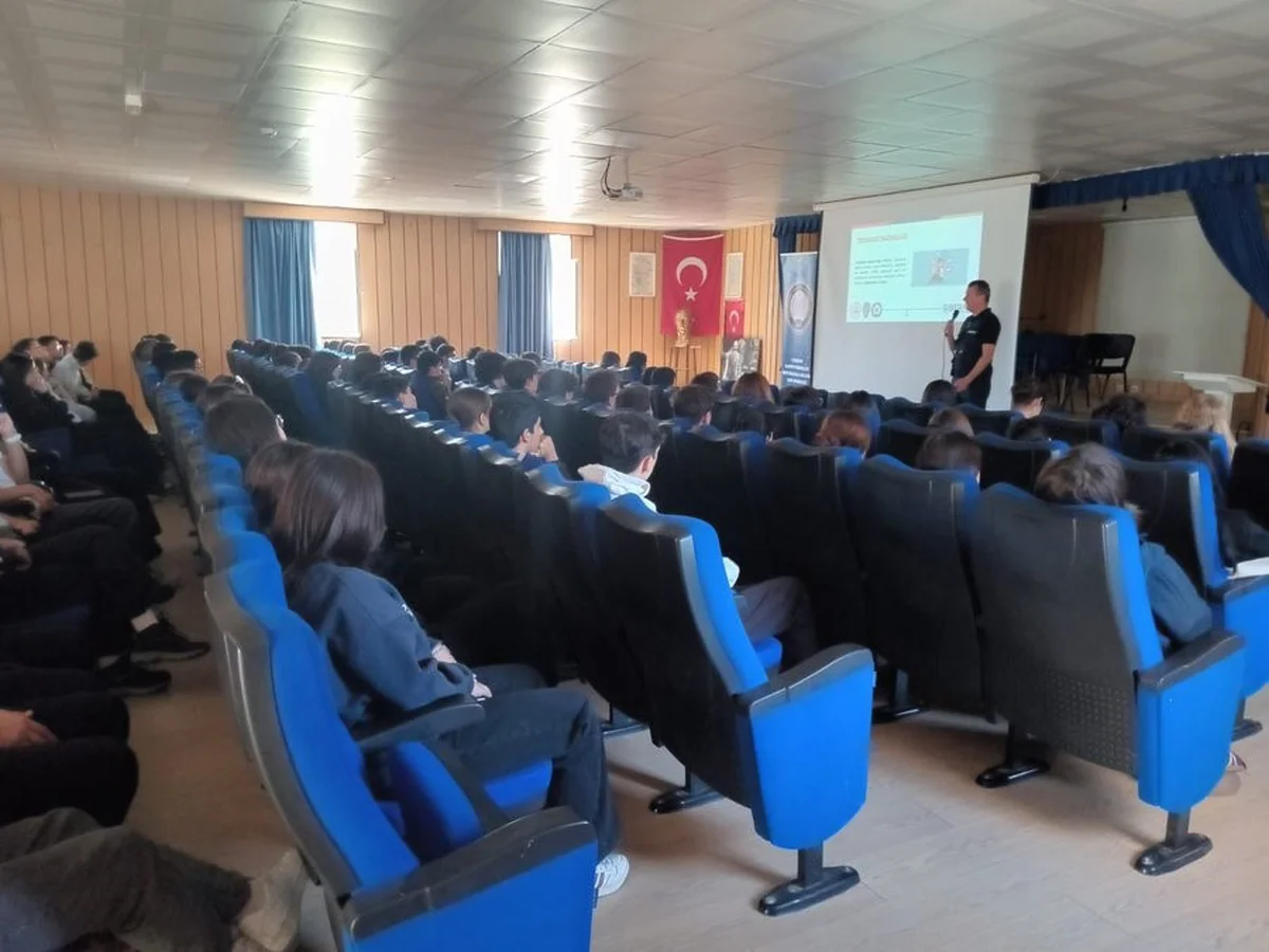 Eskişehir'de SİBERAY eğitimleriyle 3 okulda 490 öğrenci ve 40 öğretmene ulaşıldı