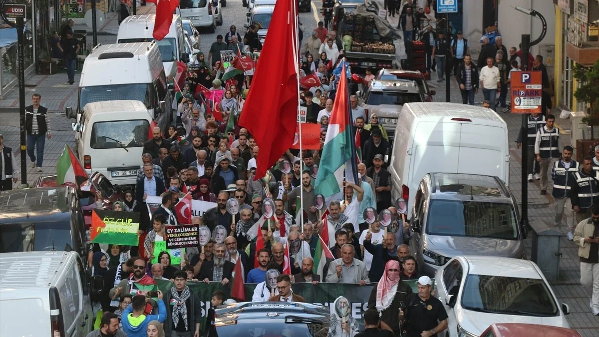 Rize’de İsrail’in Gazze’deki saldırıları protesto edildi
