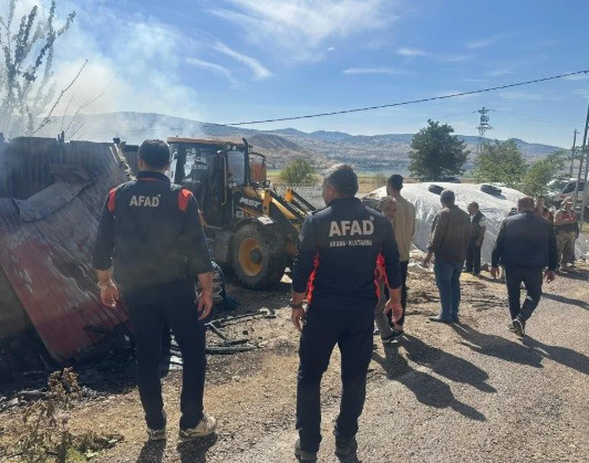 Tunceli'de ahır yangını itfaiye ve AFAD'ın müdahalesiyle söndürüldü
