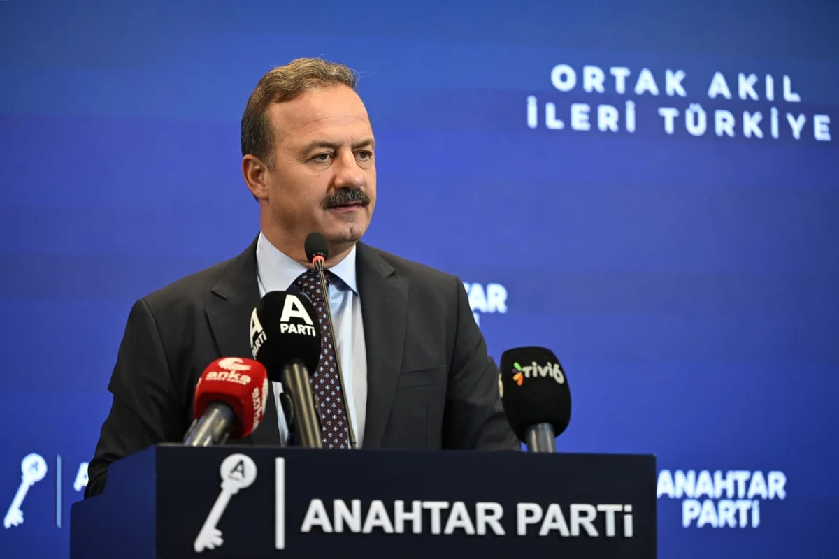 Yavuz Ağıralioğlu, Manisa Akhisar'daki trafik kazası için başsağlığı ve şifa diledi