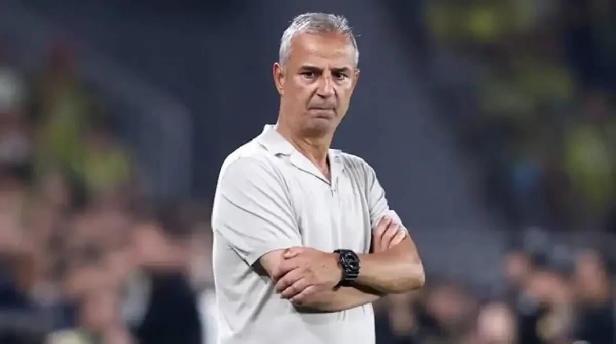 Fenerbahçe'de yıldız futbolcunun kaderi İsmail Kartal'ın raporuna bağlı
