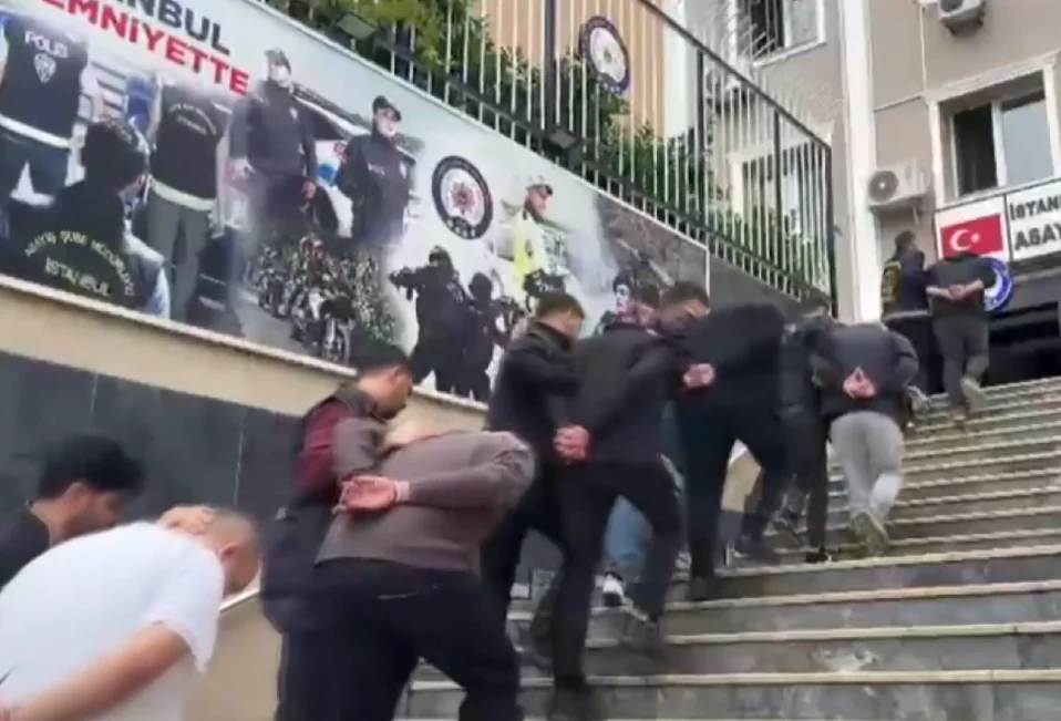 ‘Change oto' ile 120 milyon liralık vurgun! Çaldıkları araçların resimlerini duvara yapıştırdılar