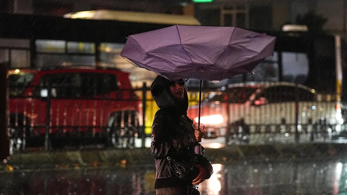 İstanbul Valiliği sağanağın bilançosunu açıkladı: Binlerce ihbar, rekor yağış!